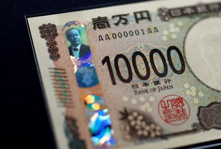 Yen firms as investors gird for political uncertainty